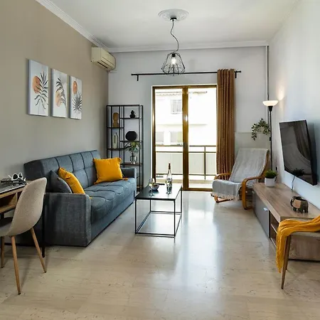 Apt. With Parking - 3 Min From Old Port Apartament