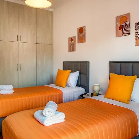Apt. With Parking - 3 Min From Old Port Apartament