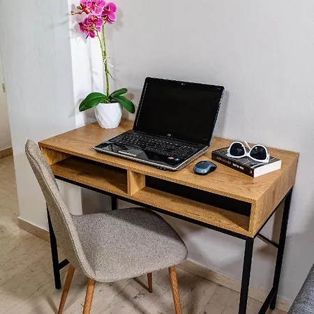 Apartment Apt. With Parking - 3 Min From Old Port *